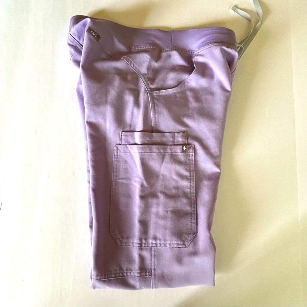 FIGS Kade Cargo Scrub Pants, Ladies Size S, Lavender Dew